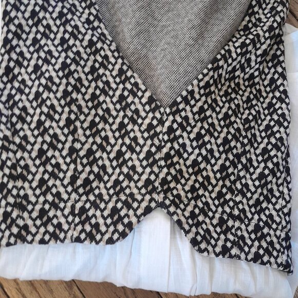 Anthropology Jacquard Vest and Blouse VNeck Size Small - Picture 5 of 12